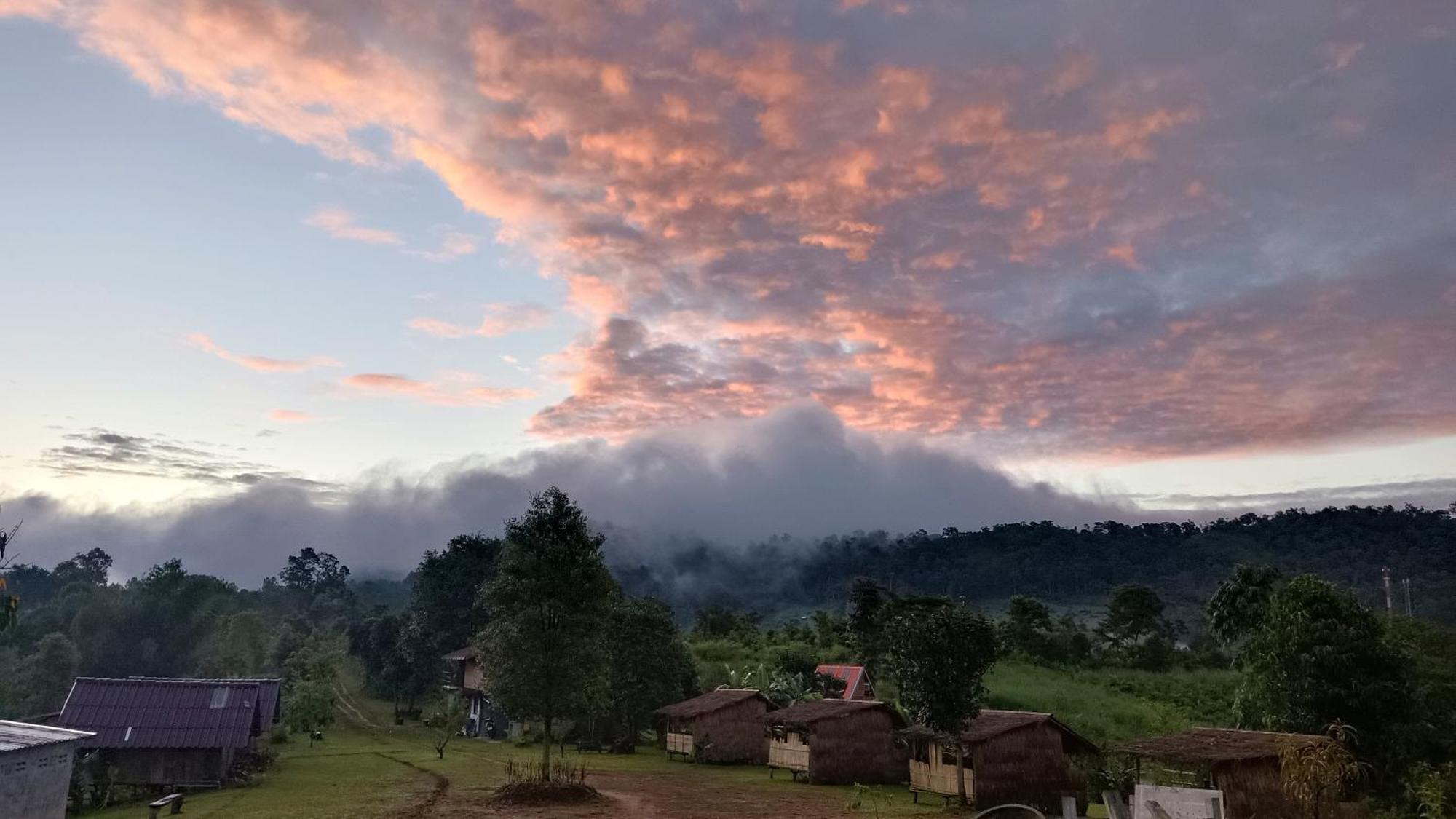 ไร่นิธิสุนทร Nithisoonthon Farmstay Mae Hong Son Buitenkant foto