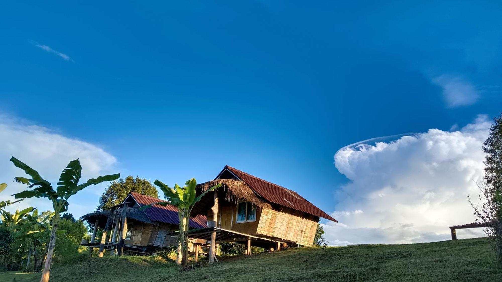 ไร่นิธิสุนทร Nithisoonthon Farmstay Mae Hong Son Buitenkant foto