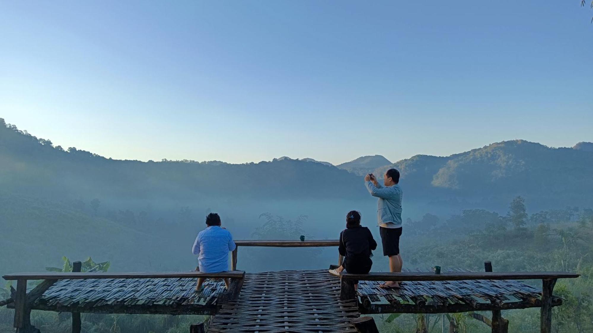 ไร่นิธิสุนทร Nithisoonthon Farmstay Mae Hong Son Buitenkant foto