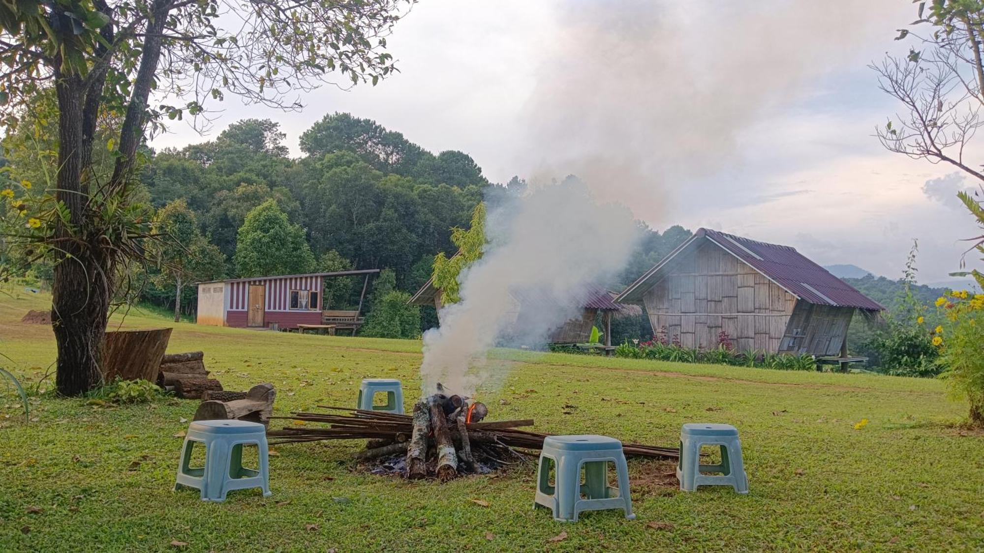 ไร่นิธิสุนทร Nithisoonthon Farmstay Mae Hong Son Buitenkant foto
